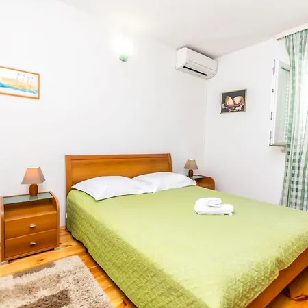 Apartment Leo