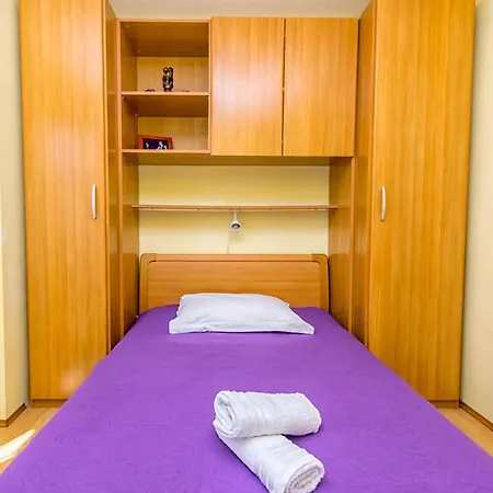 Apartment Leo